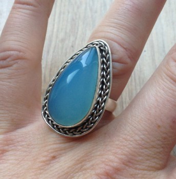 Zilveren ring druppelvormige kop met Chalcedoon maat 17.3 mm